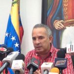 Bernal detuvo a 8 policías que extorsionaban en el Centro Comercial City Market