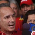 Bernal detuvo a 8 policías que extorsionaban en el Centro Comercial City Market