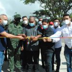 Protectorado y Gmbnbt entregan material para reparación de vivienda