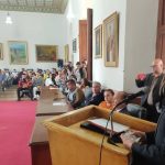 “Los estudiantes no darán clases en aulas, para eso están los profesores”