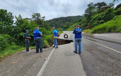 Técnicos del IVT inspeccionan daños en  plataforma vial de la Troncal Cinco