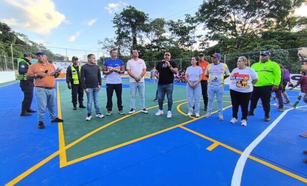 Inauguran la cancha José Reinaldo Jugador en la Troncal 05