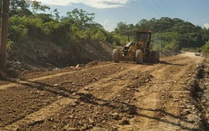 Ejecutan trabajos de adecuación en vías de acceso al Vertedero El Palmar