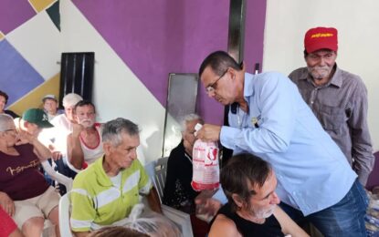 Entregan alimentos a 158 adultos mayores de Capacho Nuevo