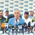 Gobernador entregó un terreno en comodato a la Iglesia Santísima Trinidad en Pirineos II