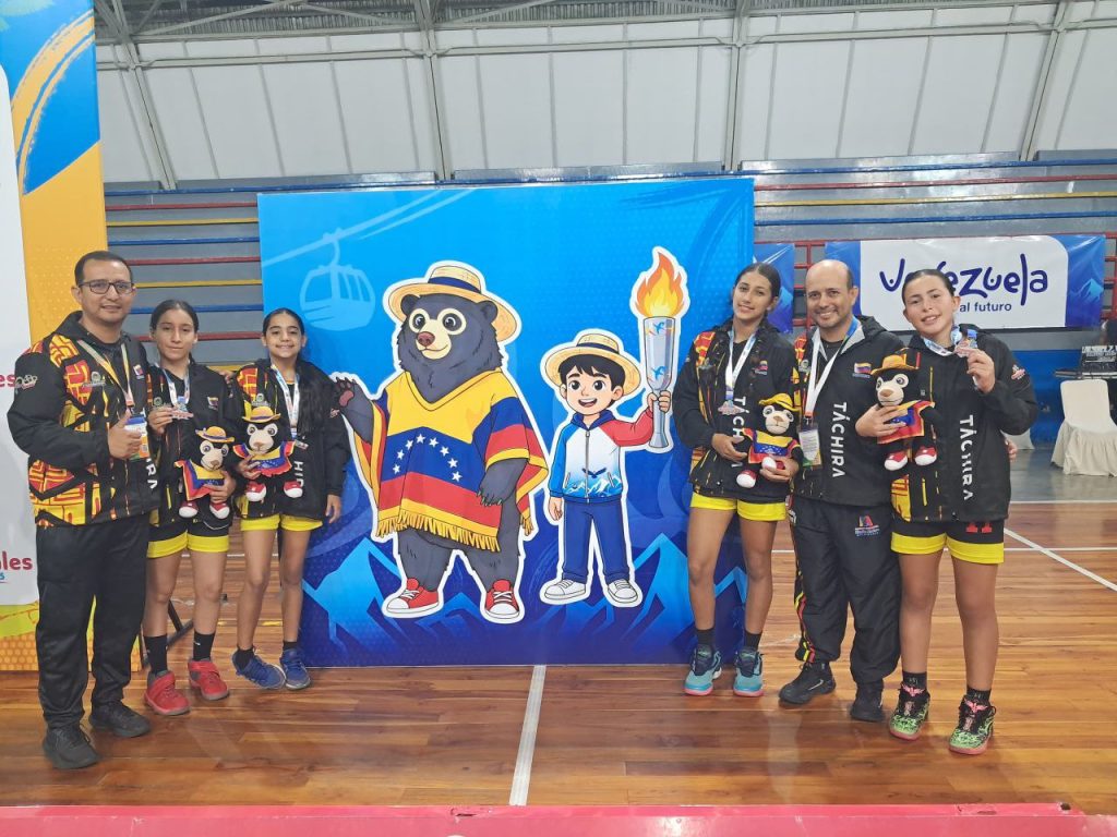 La selección femenina de baloncesto 3x3 del estado Táchira obtuvo la medalla de plata en los III Juegos Deportivos Comunales 2025; tras disputar una final reñida frente al representativo de Caracas. El encuentro decisivo culminó con marcador de 10 puntos por 8 a favor del equipo capitalino, que se adjudicó la presea dorada; mientras que Barinas se quedó con la medalla de bronce.