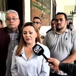 Aspirantes a reina de la Feria Internacional de San Sebastián brillaron en la  caravana multicolor